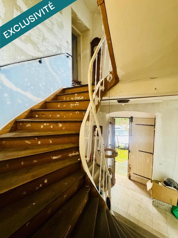 Maison - 210 m² - 11 pièces