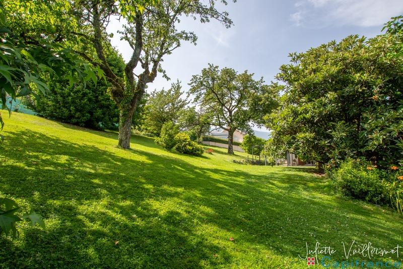 Terrain constructible - 1 180 m²