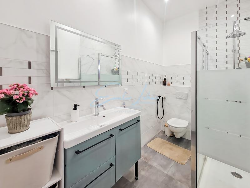 Immeuble - 92 m² - 6 pièces