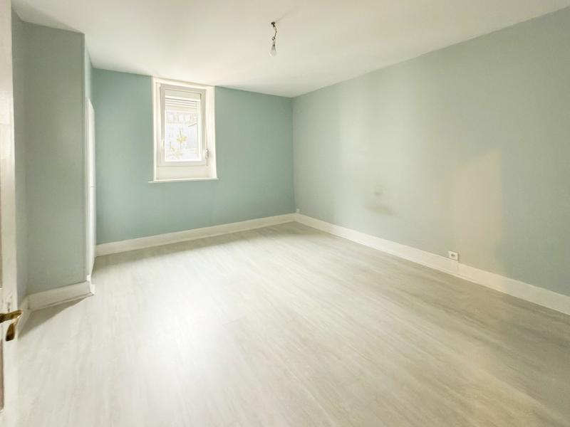 Maison - 235 m² - 9 pièces