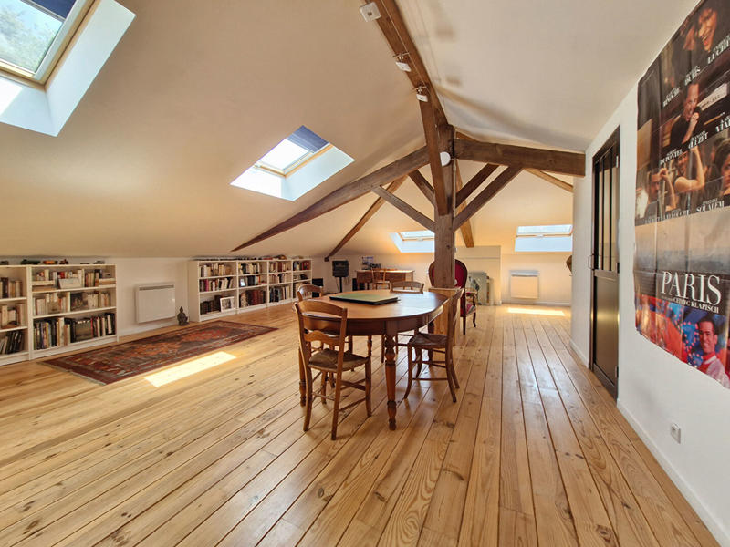 Maison - 215 m² - 7 pièces