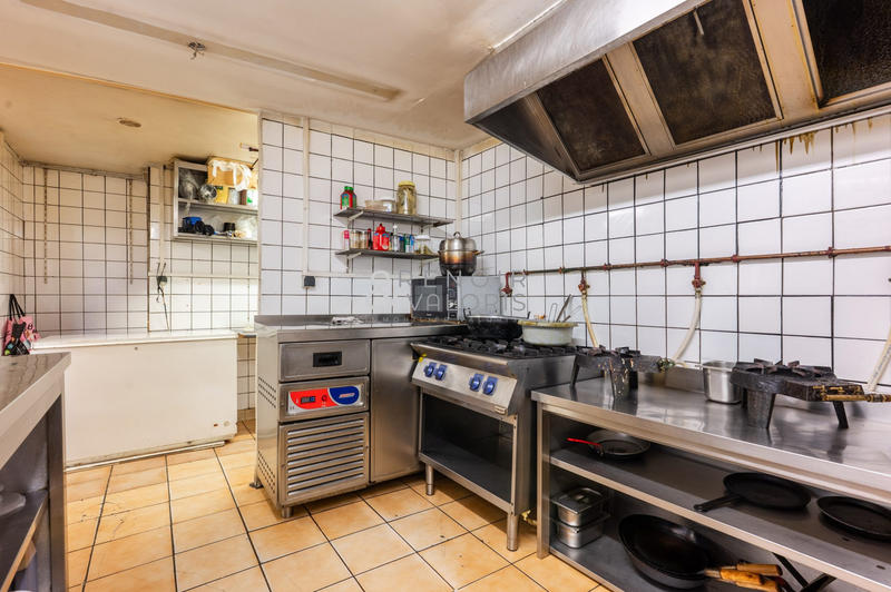 Local commercial - 153 m² - 2 pièces