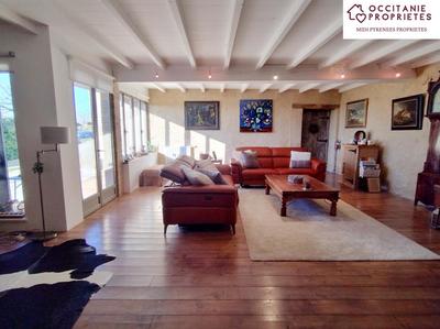 Maison ancienne - 530 m² - 12 pièces