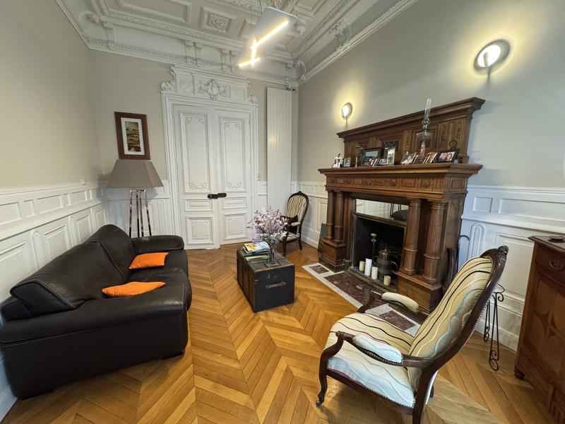 Appartement - 212 m² - 5 pièces