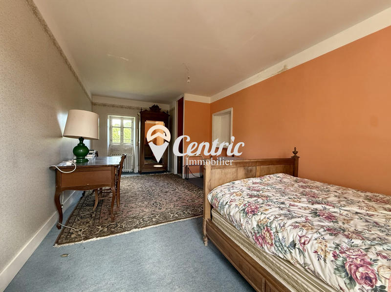 Maison - 275 m² - 13 pièces