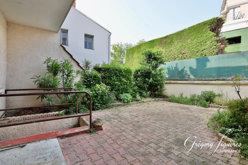 Maison - 143 m² - 8 pièces