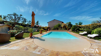 Maison - 405 m² - 12 pièces