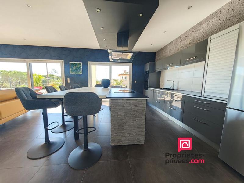 Villa - 220 m² - 6 pièces