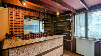 Maison - 201 m² - 9 pièces