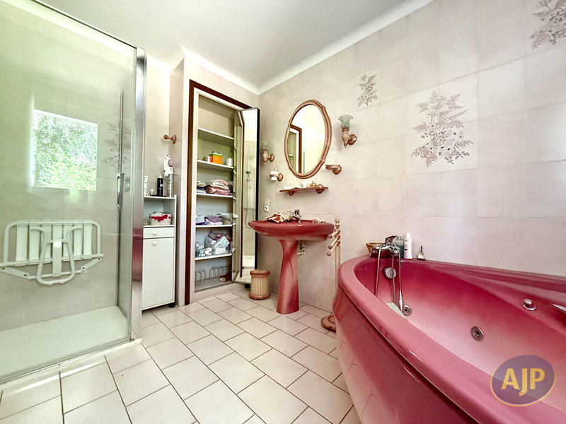 Maison - 143 m² - 5 pièces