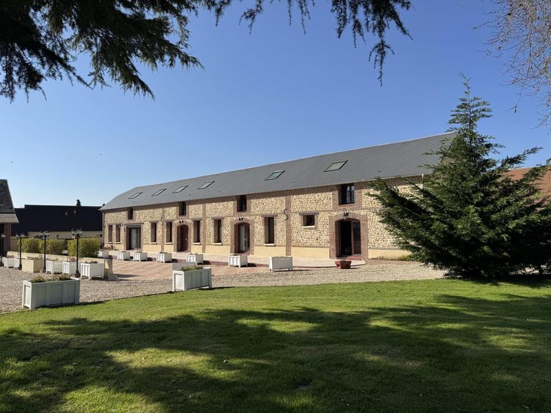 Maison - 700 m² - 15 pièces