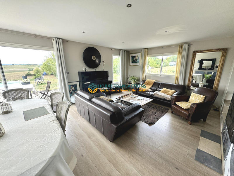 Maison ancienne - 204 m² - 8 pièces