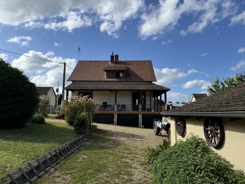 Maison traditionnelle - 155 m² - 6 pièces