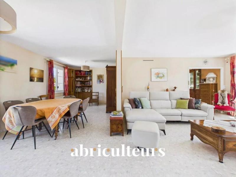 Maison - 186 m² - 7 pièces