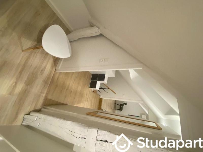 Chambre - 8 m² - 1 pièce