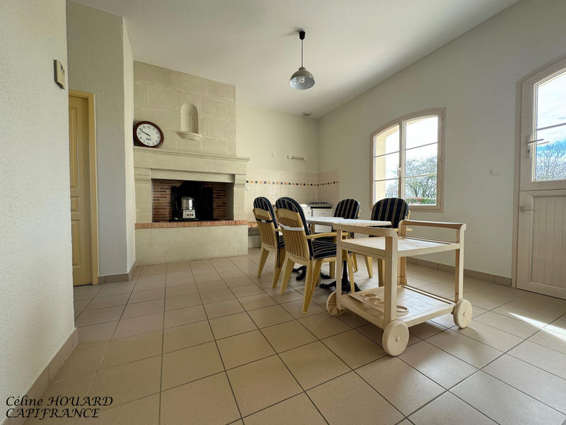 Maison - 270 m² - 9 pièces