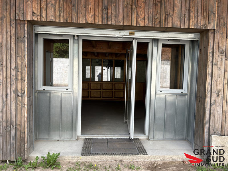 Maison - 460 m² - 10 pièces