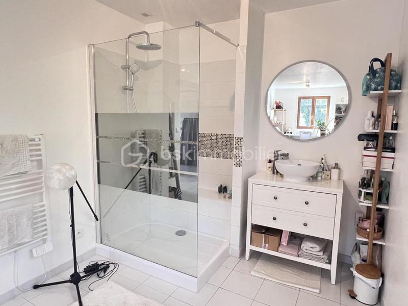 Maison traditionnelle - 187 m² - 7 pièces