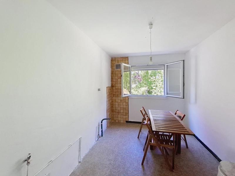 Maison - 92 m² - 6 pièces