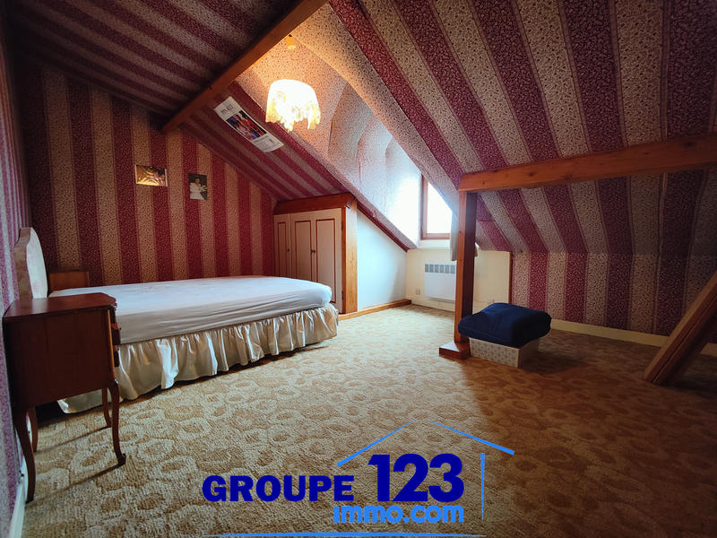 Maison - 166 m² - 8 pièces