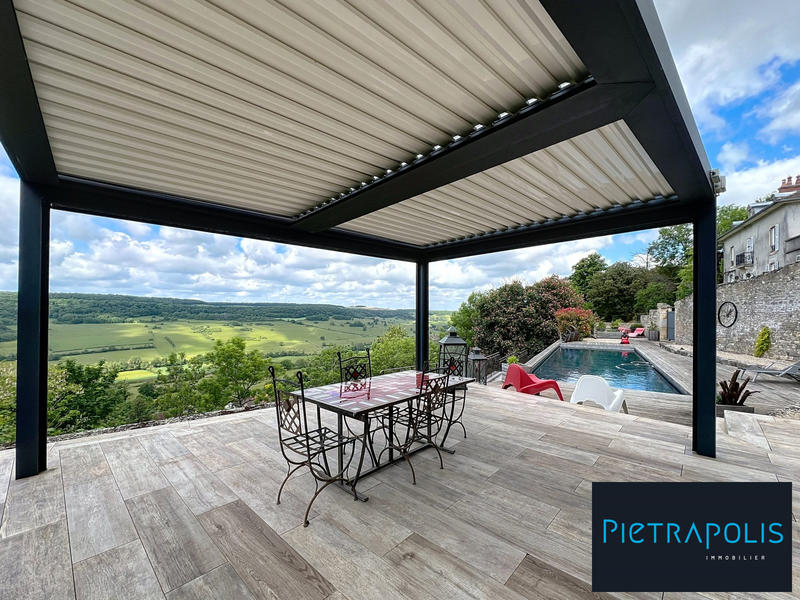 Maison - 196 m² - 7 pièces