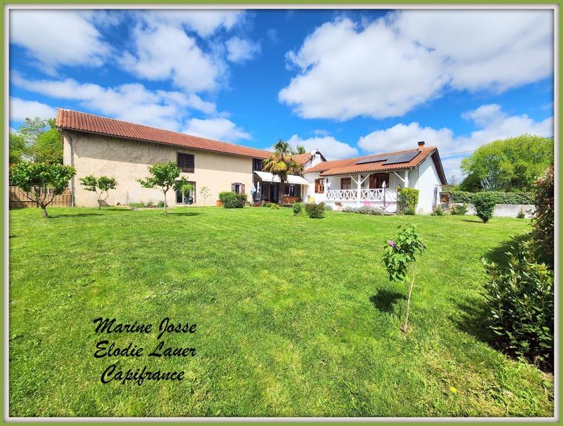 Maison - 230 m² - 7 pièces