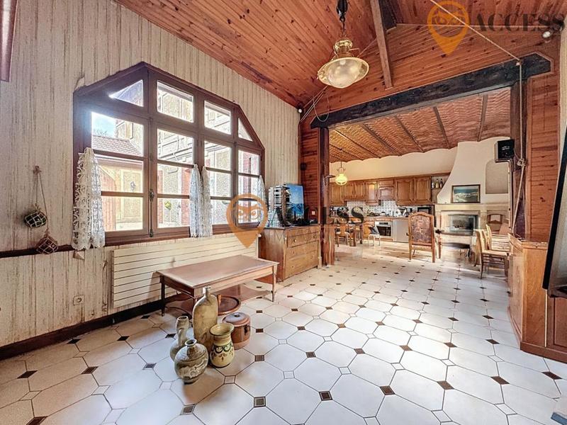 Propriété - 196 m² - 9 pièces