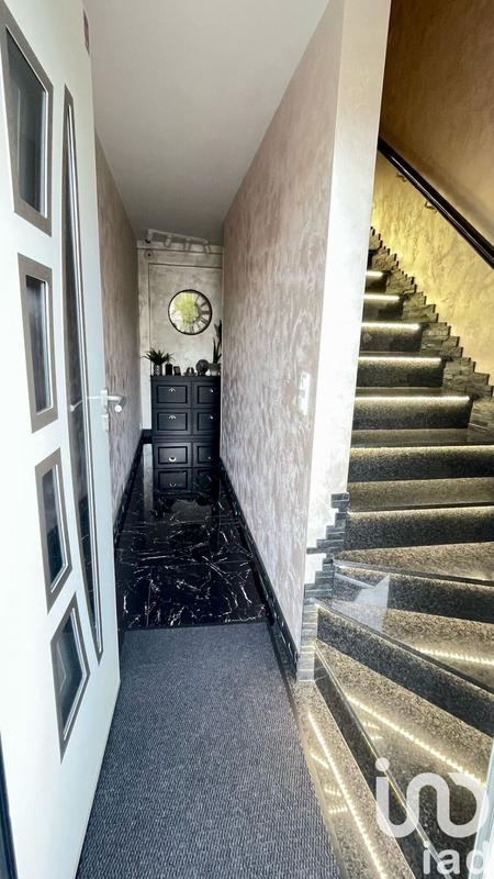 Maison - 191 m² - 8 pièces