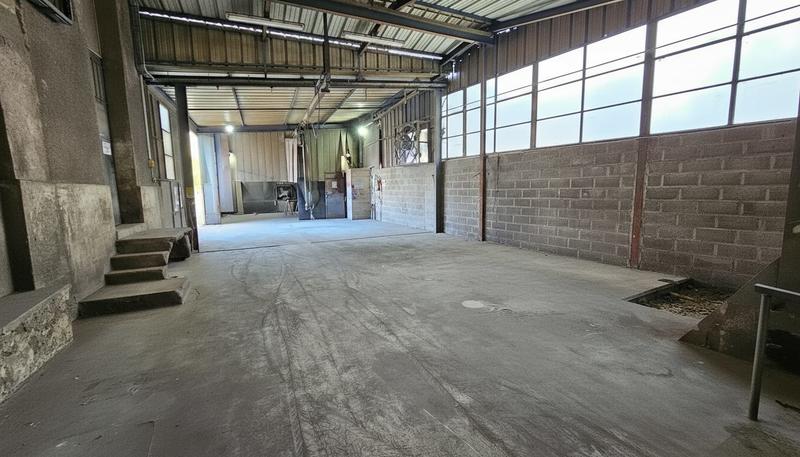 Entrepôt - 2 126 m²