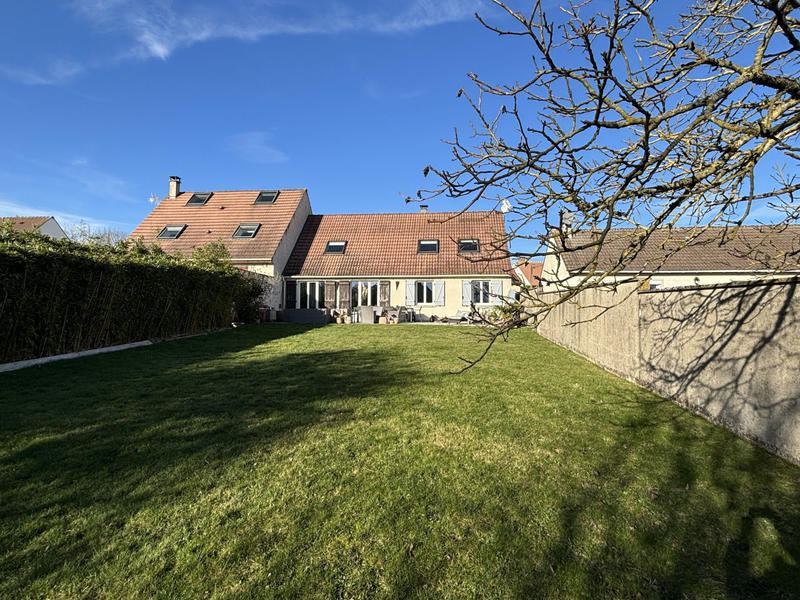 Maison traditionnelle - 129 m² - 7 pièces