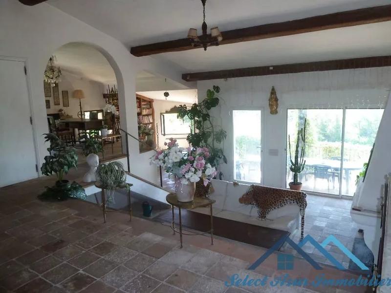 Villa - 200 m² - 7 pièces