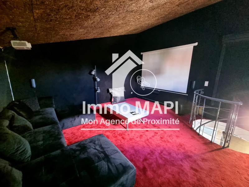 Maison - 312 m² - 8 pièces