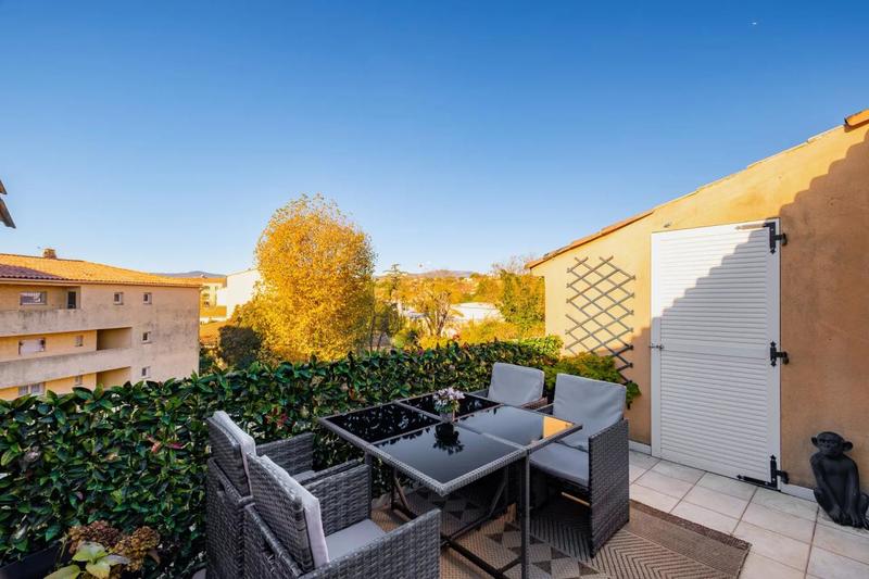 Appartement - 77 m² - 3 pièces