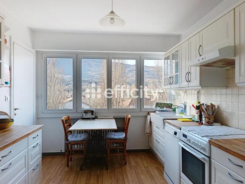 Appartement - 94 m² - 4 pièces