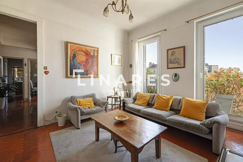 Appartement - 95 m² - 5 pièces