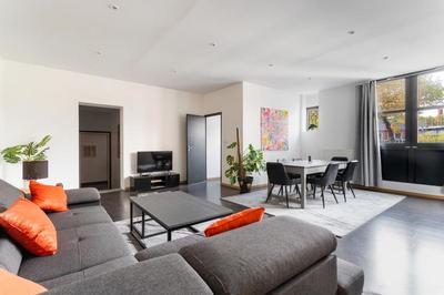 Maison - 285 m² - 12 pièces