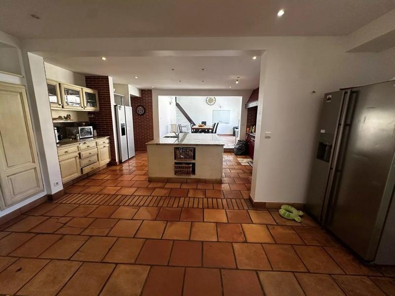 Villa - 400 m² - 9 pièces