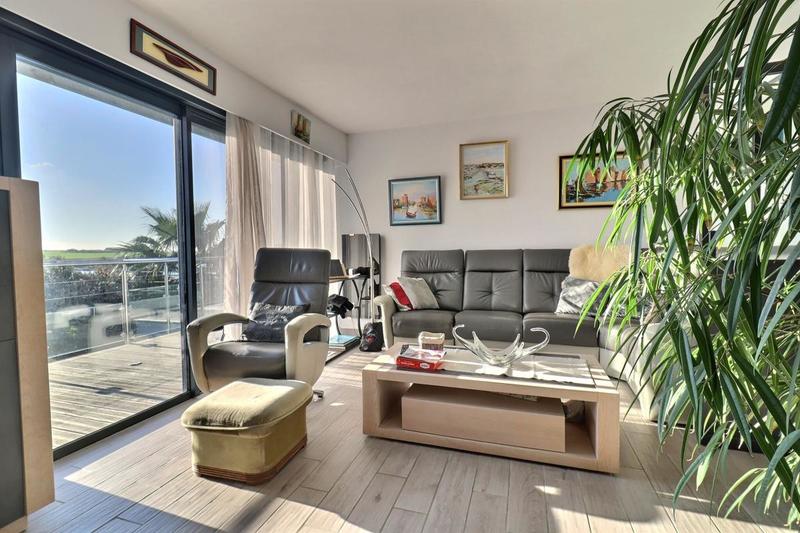 Maison - 241 m² - 7 pièces