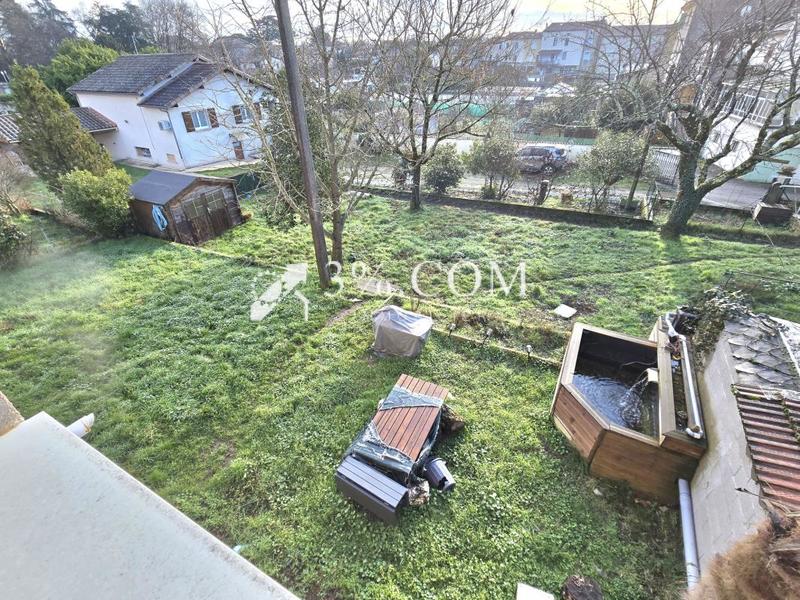 Maison - 99 m² - 6 pièces