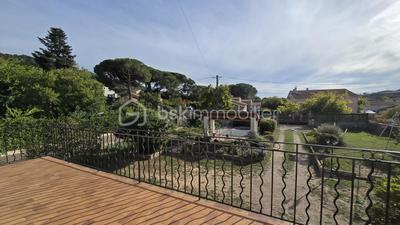 Maison traditionnelle - 144 m² - 7 pièces