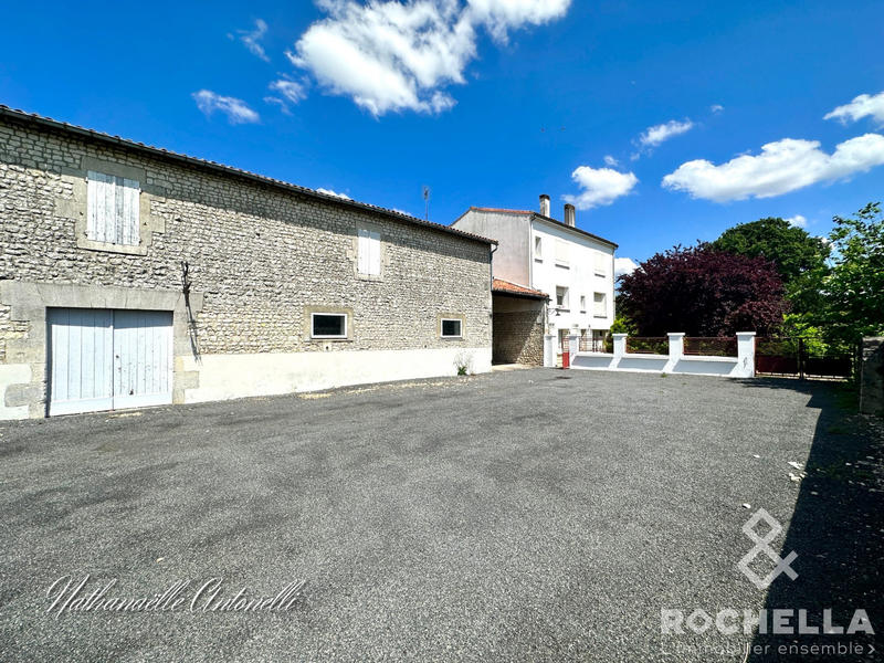 Maison ancienne - 233 m² - 8 pièces