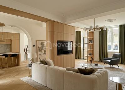 Maison de ville - 247 m² - 7 pièces