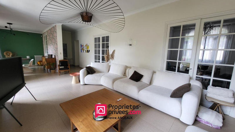 Maison - 326 m² - 8 pièces