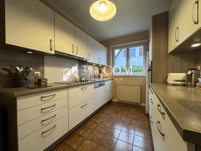 Demeure - 181 m² - 6 pièces