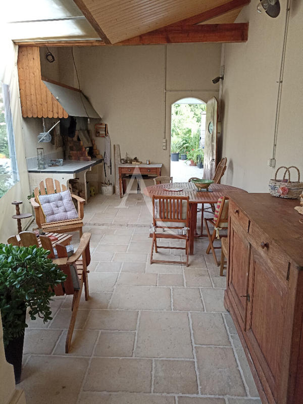 Maison - 275 m² - 6 pièces