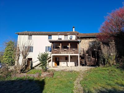 Maison - 187 m² - 8 pièces