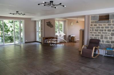 Maison - 252 m² - 10 pièces