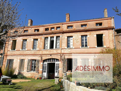 Maison de village - 800 m² - 16 pièces