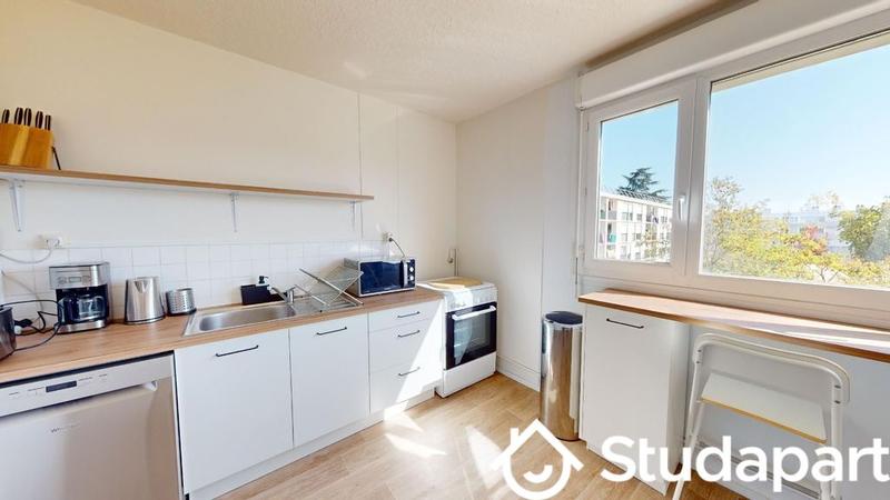 Chambre - 75 m² - 1 pièce