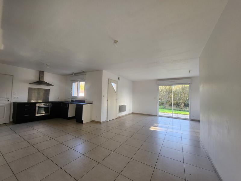 Maison - 90 m² - 5 pièces